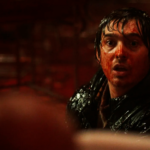 Cena do primeiro trailer do novo filme de Resident Evil dirigido por Zach Cregger.