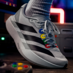 Tênis Adidas Adizero EVO SL The Grey Console inspirado em videogames clássicos.