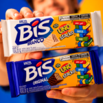 Bis UNO Stacko transforma chocolates em peças do jogo